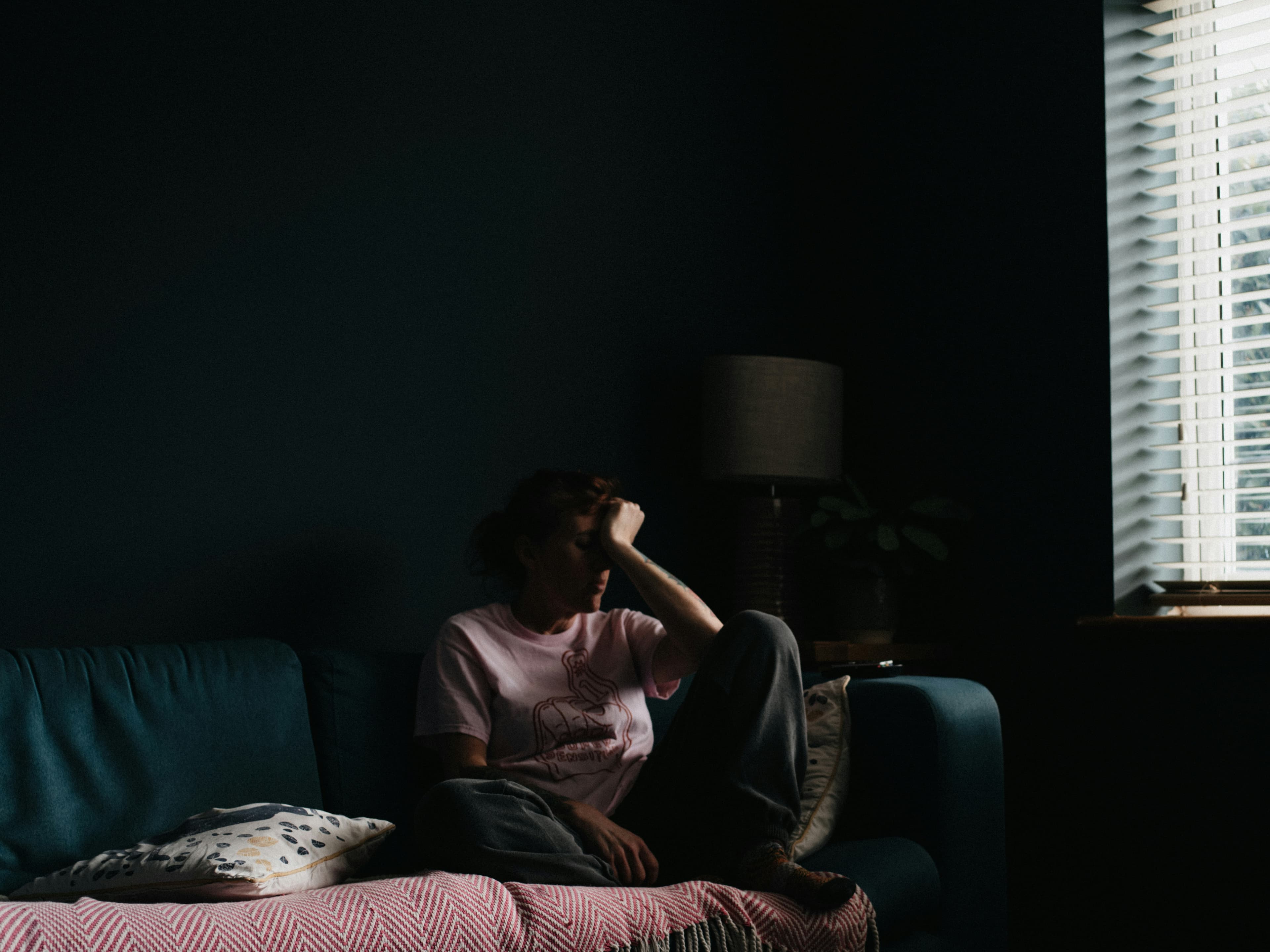 Imposter Syndrome & Social Media: Navigating Self-Doubt Online